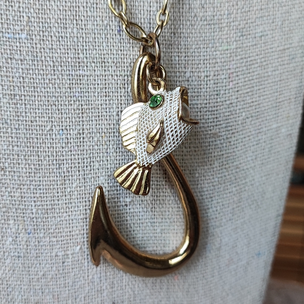 Lilly Pulitzer Signed Enameled Fish Pearl Gold Tone Extra Long Necklace Fishing